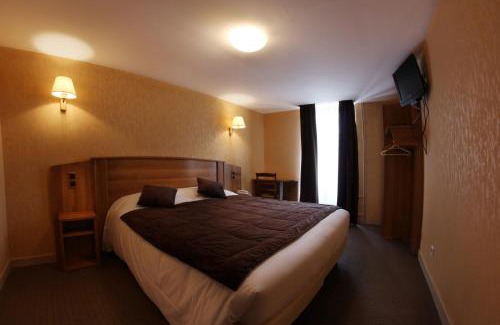 Sauxillanges Hotel | Hotel De L'Abbaye
