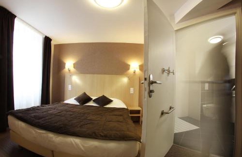 Sauxillanges Hotel | Hotel De L'Abbaye