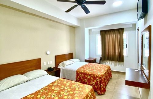 Ricardo Flores Magon Hotel | Hotel Delfines