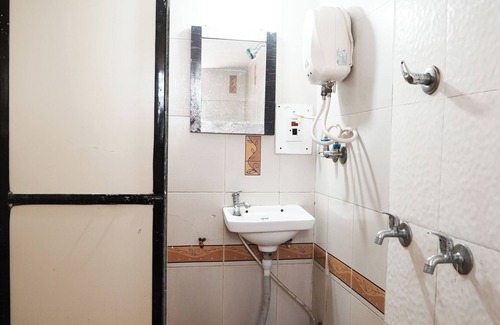 Amarnath Hotel | Hotel Della Comfort near Ambreshwar Shiv Mandir, Ambernath