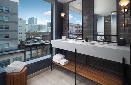 Downtown Louisville Hotel | Hotel Distil, Autograph Collection