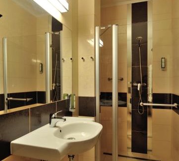 Swidnik Hotel | Hotel Dwór Choiny