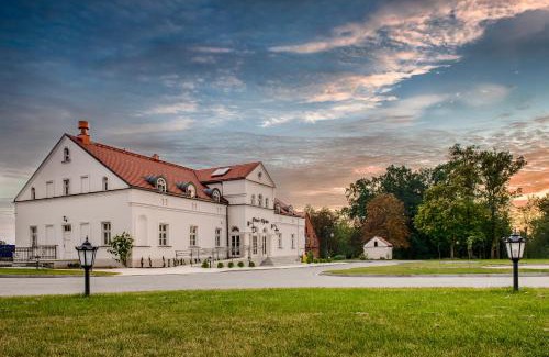 Golub-Dobrzyn Hotel | Hotel Dwór Fijewo