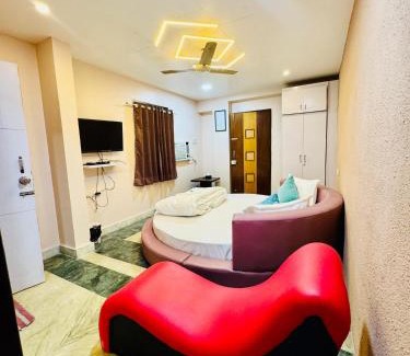 Kalyani Nagar Hotel | Hotel Elite Stay - Nilanjali Society, Kalyani Nagar, Pune