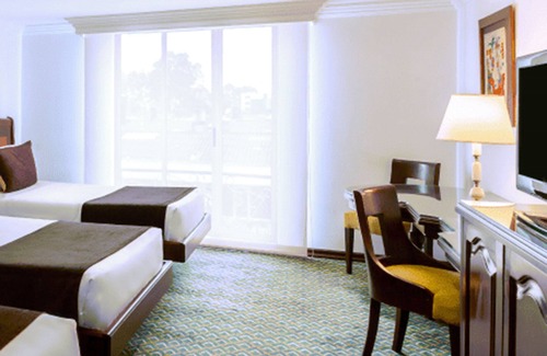 Quinta Paredes Hotel | Hotel Embassy Park