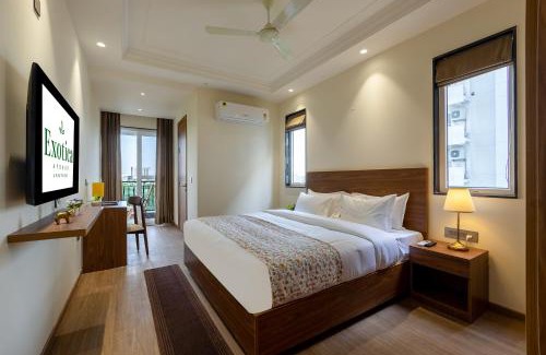 DLF Phase 5 House | Hotel Exotica Avenue - Business-Friendly Stay, Golf Course Road, Cyberhub, One Horizon Center & Metro