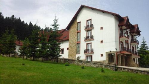 Manastirea Humorului Hotel | Hotel Floare de Colt