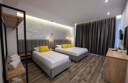 Qender Hotel | Hotel Flori