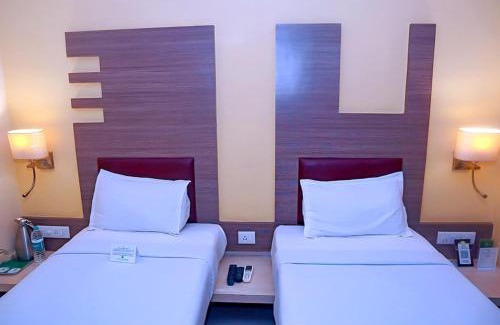 Lansdowne House | Hotel Galaxy, Lansdowne