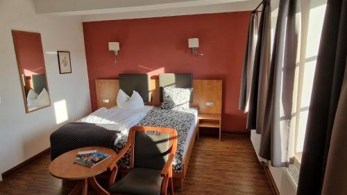 Rohrsheim Hotel | Hotel Garni Demmel & Cie