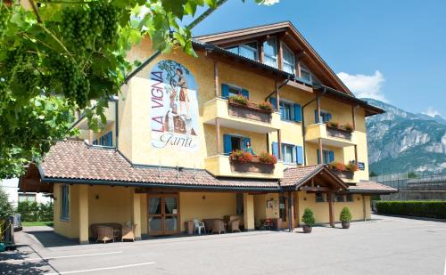 San Michele All'adige Hotel | Hotel Garni La Vigna - Adult Friendly