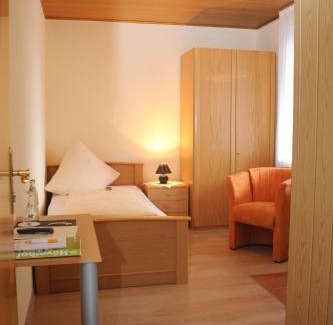 Hoevelhof Hotel | Hotel Garni Zum Grünen Baum