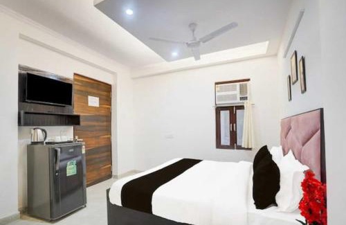Sainik Farm Hotel | Hotel Grand Stay - Near Saket Metro