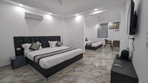 Faridabad Hotel | HOTEL GREEN VEGAS