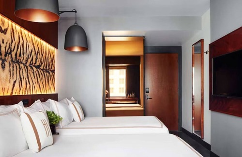 Midtown Hotel | Hotel Hendricks | Deluxe Double Double | Walk to Broadway & Bryant Park