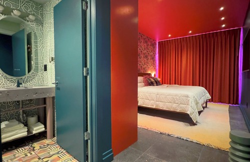 Cherokee Triangle Hotel | Hotel Hilo -Your Boutique Party Getaway in the Heart of the Highlands