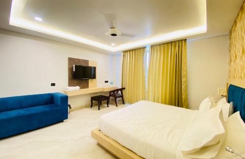 Knowledge Park III Hotel | Hotel Holiday Grand