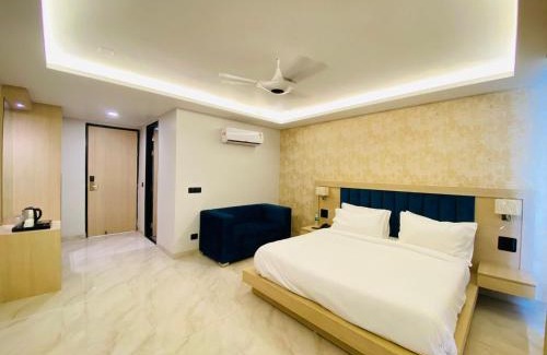 Knowledge Park III Hotel | Hotel Holiday Grand