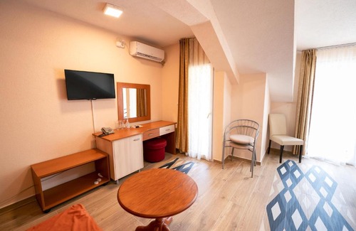 Ohrid Bed & Breakfast | Hotel Holiday-M