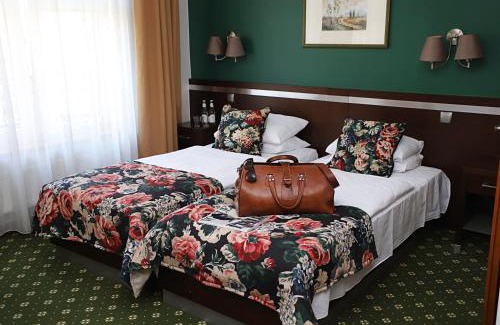 Lapalice Hotel | Hotel i Restauracja "Pod Orłem"