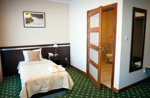 Lapalice Hotel | Hotel i Restauracja "Pod Orłem"