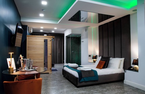 Pozzuoli Bed & Breakfast | HOTEL IBISCO SUITES & RELAX