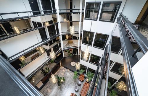 Lynnwood Hotel | Hotel International