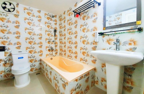 Latachapli Hotel | Hotel Khan Palace