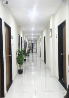 Kamrej Hotel | Hotel Krishna Palace