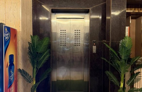 Jhusi Hotel | Hotel Kumar Continental