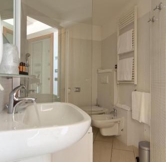Cadrezzate Hotel | Hotel La Locanda