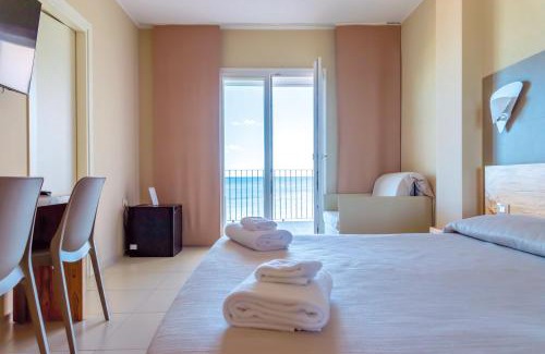 Torre Lapillo Hotel | Hotel la Spiaggia