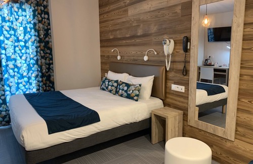 Eygliers Hotel | Hotel Lacour