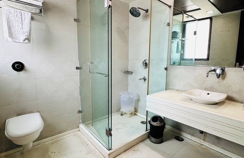 Rajouri Garden Hotel | Hotel Lavish IN- Rajouri Garden