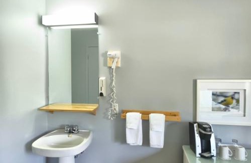 Tadoussac Hotel | Hotel Le Pionnier