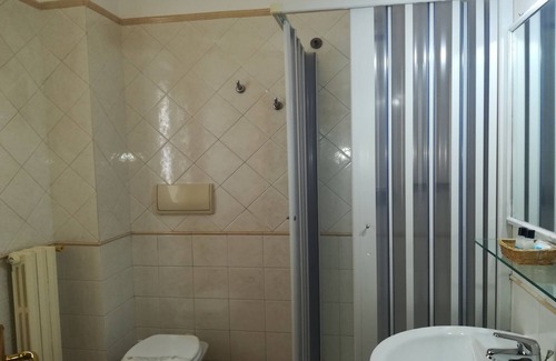 Fuorigrotta Hotel | Hotel Leopardi