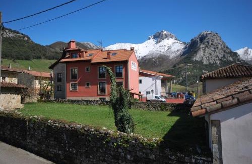 Arenas de Cabrales Hotel | Hotel Los Ángeles