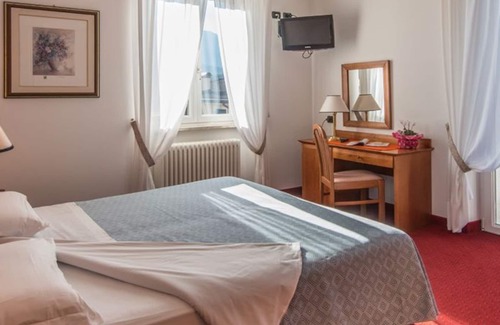 Barco Hotel | Hotel Lucia