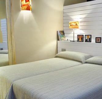 La Bisbal d'Emporda Hotel | Hotel Mar de Tasmània - Auto Check-in