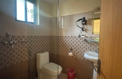 Pokhara Hotel | Hotel Middle Path and Spa