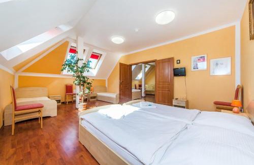 Blsany Hotel | Hotel & Motorest V Údolí Zlatého potoka