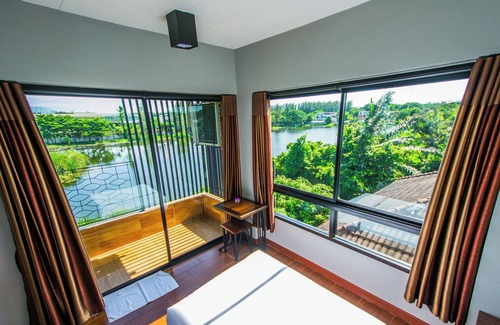 Racha Thewa House | Hotel Near BKK airport, Family friendly, Good View & Quite Place, Nice & Clean.