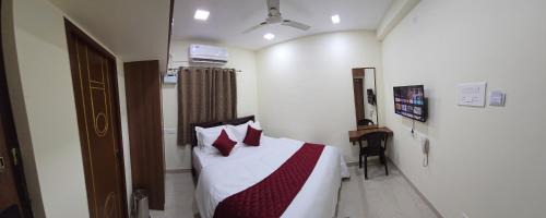 Chennai Hotel | Hotel NJ RESIDENCY NEAR DLF IT PARK, RMZ SOFTWARE PARK, L&T ECC, CHENNAI TRADE CENTRE & MIOT