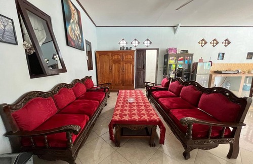 Gresik Hotel | Hotel O Aero Kost Bu Lisa Syariah Near Pasar Tradisional Lawang