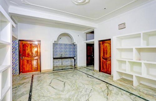 Bhubaneshwar Hotel | Hotel O Dibya Guest House