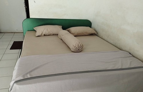 Kalimantan Hotel | Hotel O Losmen Karunia Katingan Near Kantor Sekretariat PPK Katingan Kuala