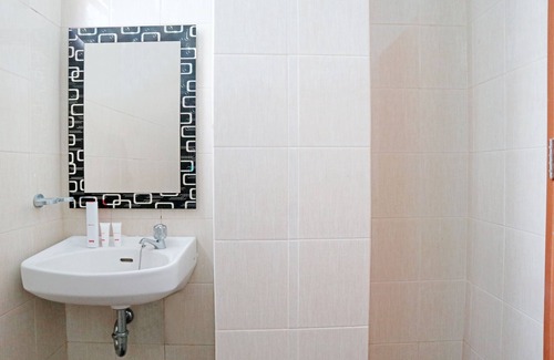 Padang Hotel | Hotel O M Authentic Kost Man