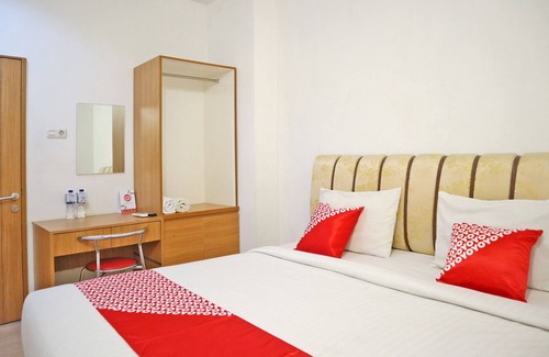 Padang Hotel | Hotel O M Authentic Kost Man