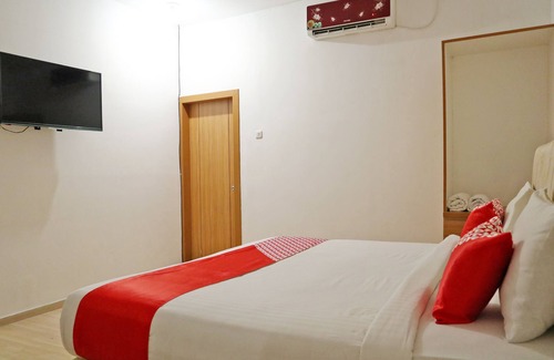 Padang Hotel | Hotel O M Authentic Kost Man