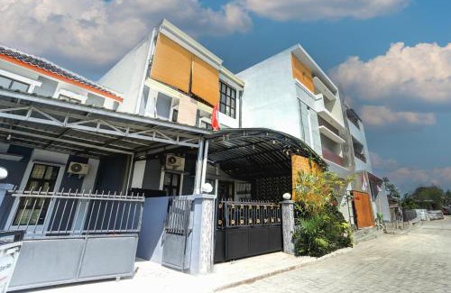 Ponorogo Hotel | Hotel O MIOXIO Syariah Kost